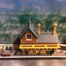 Hornby  OO Gauge Working Station/booking hall.