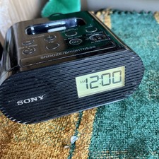 Sony ICF CO5iP FM Dream Machine Clock Radio complete with iPod dock.