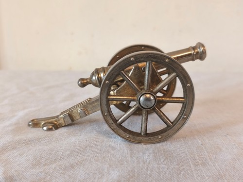 Vintage field artillery cannon - field,