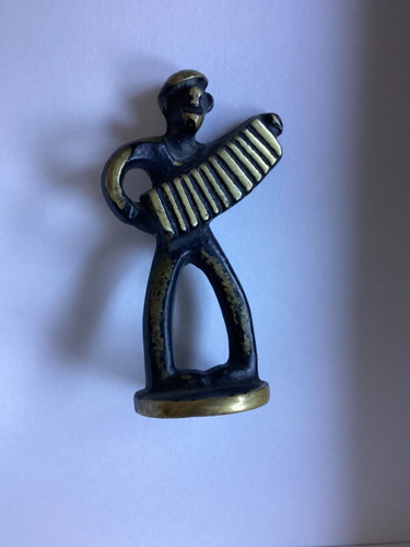 Modernist accordion player - modernist,