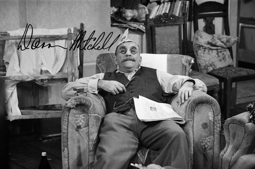 Warren mitchell signed 6x4 - mitchell,