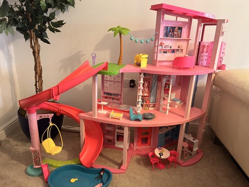 Barbie dreamhouse pink - barbie, doll