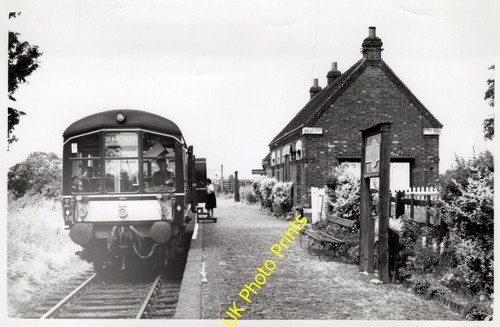 Photo railway 6x4 dmu waits - photo,