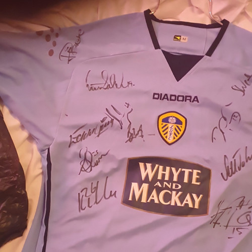 Diadora leeds united signed - diadora,