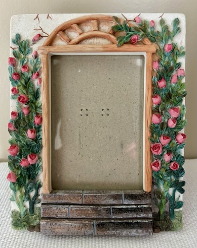 Vintage door roses flower - 3d,