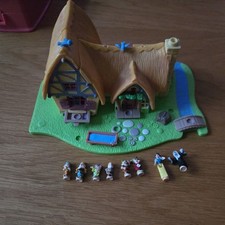 Bluebird Polly Pocket Disney Snow White & Dwarfs Cottage with figures.