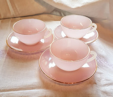 VINTAGE PALE PINK FRENCH ARCOPAL OPALESCENT HARLEQUIN GLASS TEA/COFFEE CUPS x 3