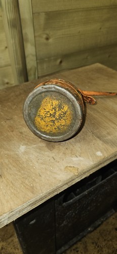 This vintage oil can - this,