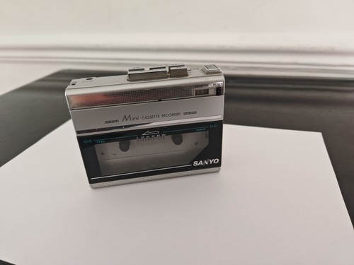 Sanyo vintage mini cassette - sanyo,