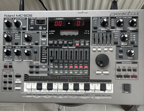 Roland 505 groovebox rhythm - roland,