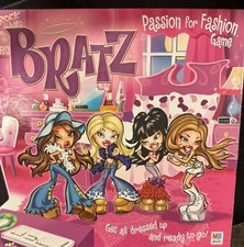 Bratz Passion for Fashion Doll Dress Up Game MILTON BRADLEY 2002
