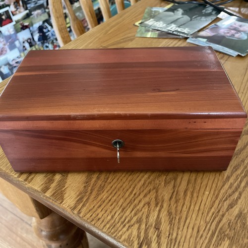 Lane wooden keepsake - lane, cedar