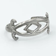 Vintage Old Pawn Sand-cast Sterling Silver Cuff, Small Size / 33.4 G