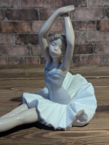 Lovely nao lladro - nao,