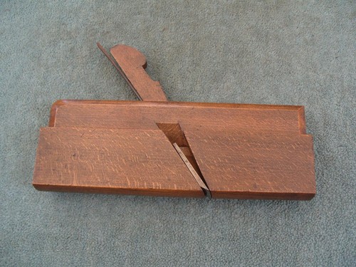 Round moulding plane - no,