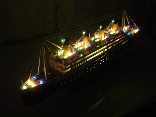 Titanic wooden model - , cruise
