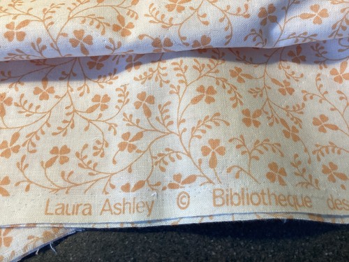 Half metre vintage laura - half,