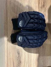 Newbery Navy Player Cricket