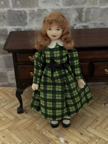 Dolls house scale - 1/12,