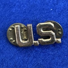 Circa 1960s US Army Military Collar Insignia “U.S.” Gold Tone Metal Pin Badge