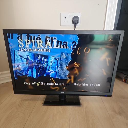 Technika inch led - 23.6”, slim