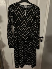 Ladies Wallis Dress