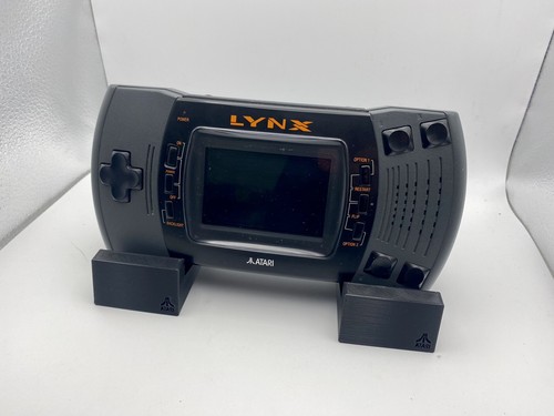 Display stand for - , lynx