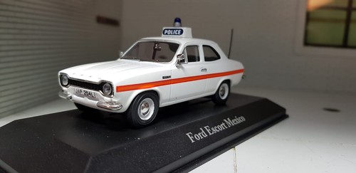 Scale model ford escort - scale,