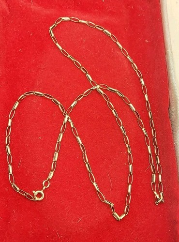 Vintage 9ct gold - gold, oval