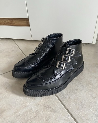 Pointed creeper buckle boot - creeper,