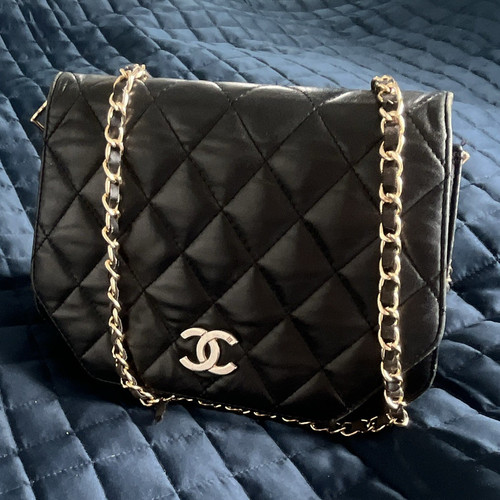 Chanel black quilted leather - chanel,