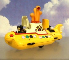 SUPERB CORGI CLASSICS DIECAST BEATLES YELLOW SUBMARINE OPENING HATCHES CC05401