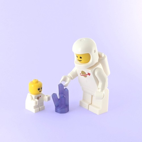 Lego white astronaut jenny - lego,