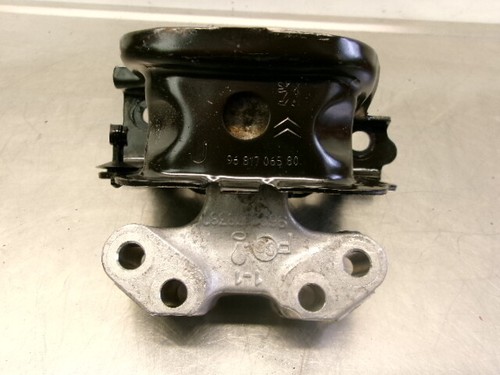 Peugeot 208 2017 - 2017, mount
