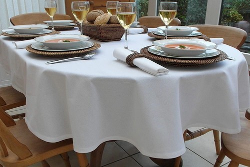 150x210cm oval white - (59x82"),
