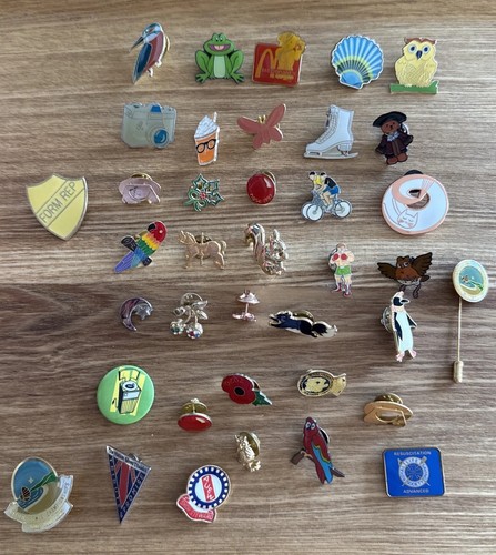 Pin badges job - badges, lot