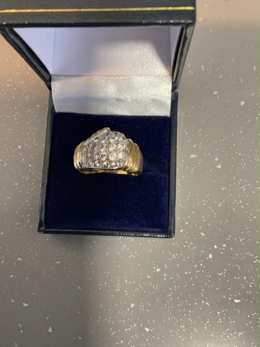 9ct gold cubic - zirconia, boxing