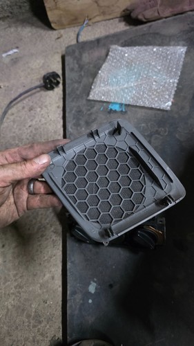 Dash speaker cover - t4,