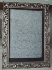ORNATE GREY METAL PHOTO FRAME/DECORATIVE/PICTURE FRAMES/COLLECTABLES/PEWTER