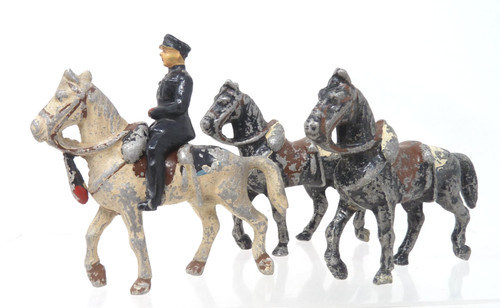 Timpo lead mounted policeman - mounted,