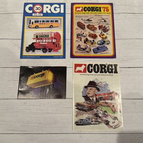 Lot corgi toy catalogs - 4,
