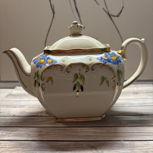 Gorgeous vintage sadler - vintage,