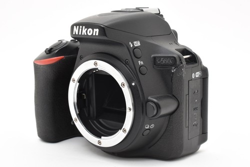 Nikon d5600 24 2mp - nikon,