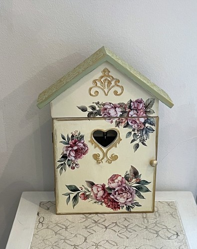 Floral key cabinet - key,