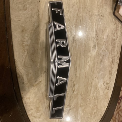 Farmall front grill - front, emblem