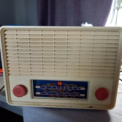 Pye bakelite vintage - bakelite, radio