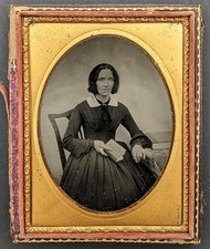 VICTORIAN QUARTER PLATE AMBROTYPE SEATED LADY HOLDING BOOK c1860​​