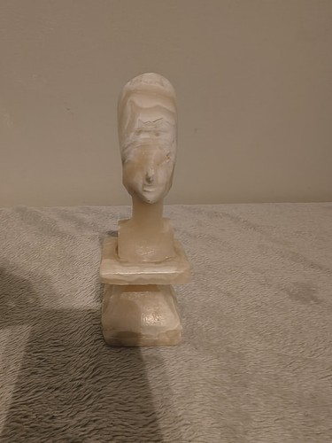 Small stone statue - small,