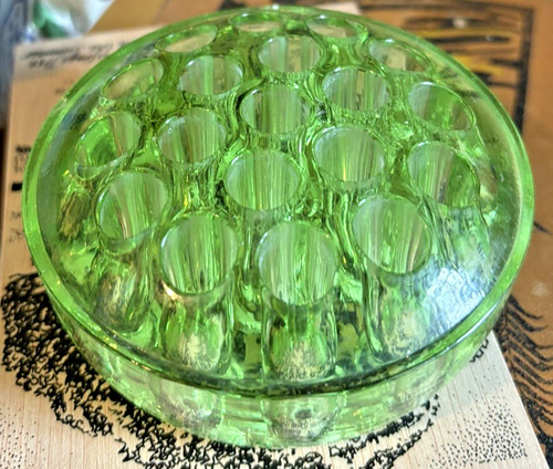 Green glass perofrated - green, frog