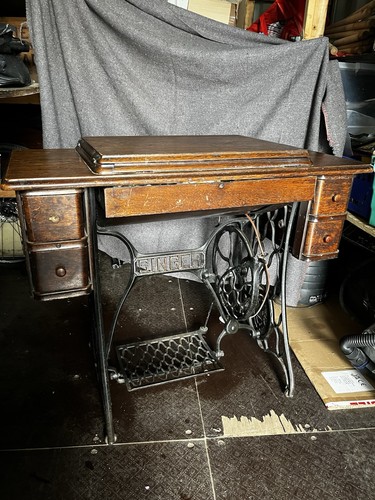 Singer treadle sewing machine - treadle,